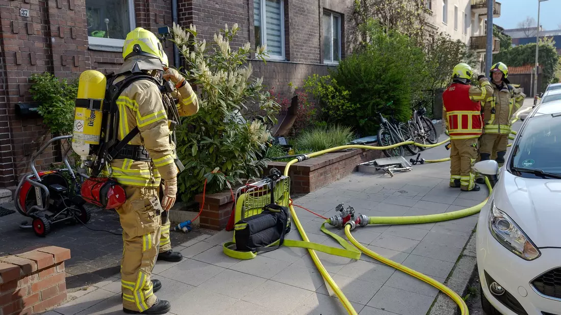 FW Hannover: Kellerbrand mit Verletzen - Bild: presseportal.de