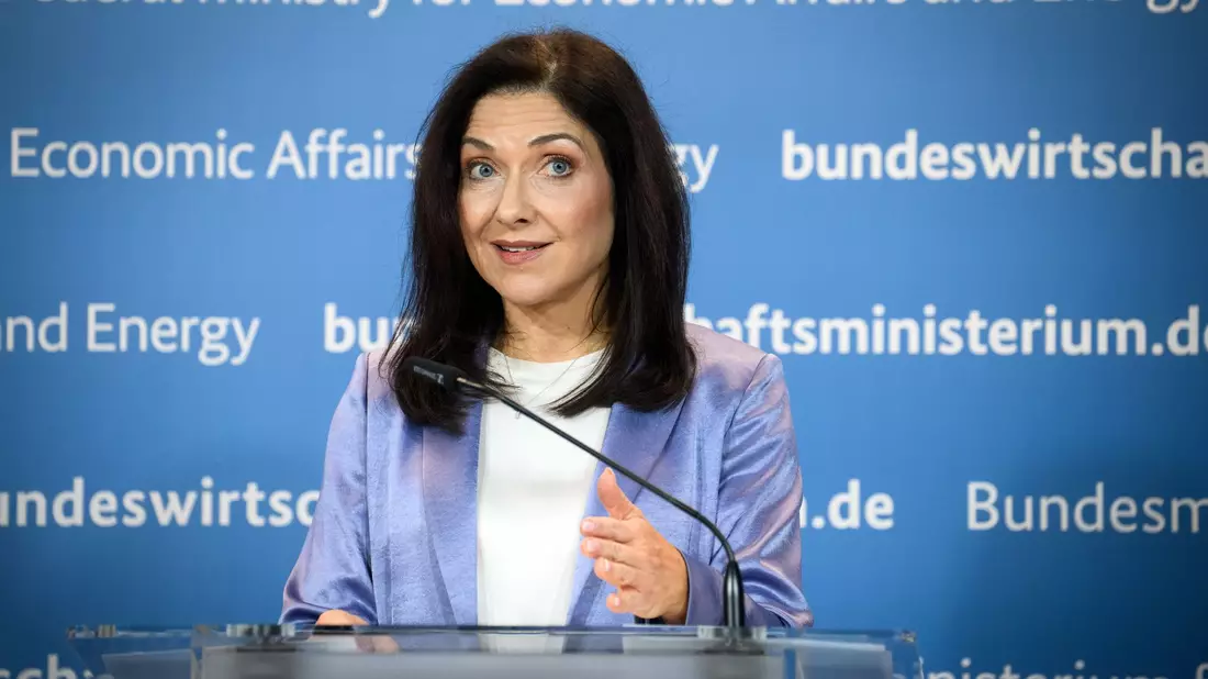 Ministerin Reiche reagiert auf Aussagen des Finanzministers. - Bild: Bernd von Jutrczenka/dpa