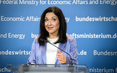 Ministerin Reiche reagiert auf Aussagen des Finanzministers. - Foto: Bernd von Jutrczenka/dpa