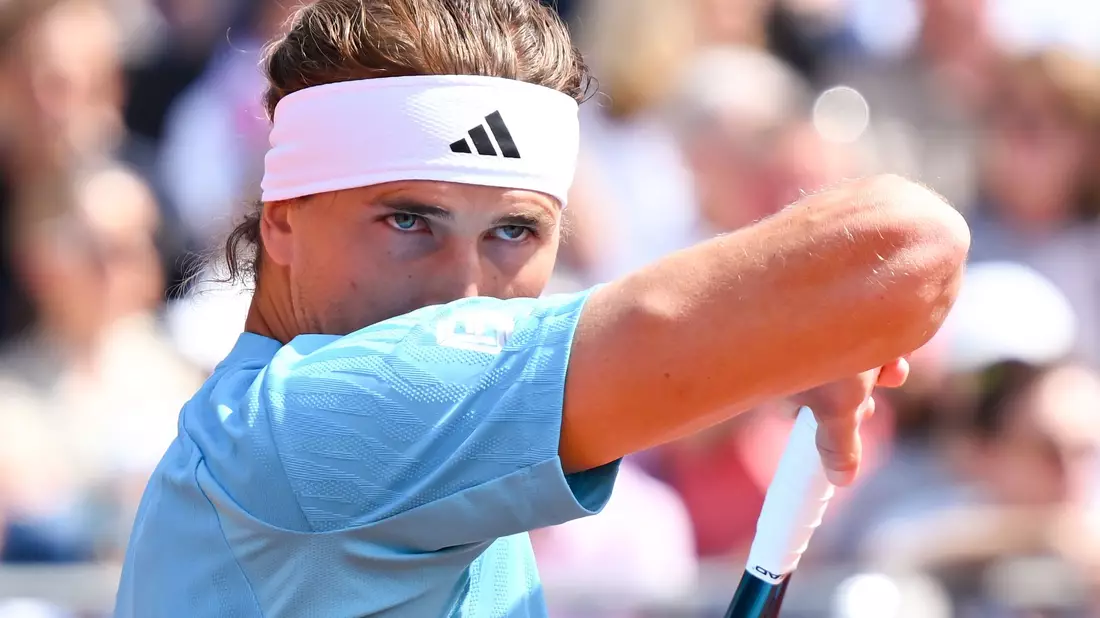 Alexander Zverev ist gegen Flavio Cobolli im Halbfinale von München ausgeschieden. - Bild: Sven Hoppe/dpa