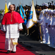 Der Papst bei seiner Ankunft in Luanda. - Foto: Andrew Medichini/AP/dpa
