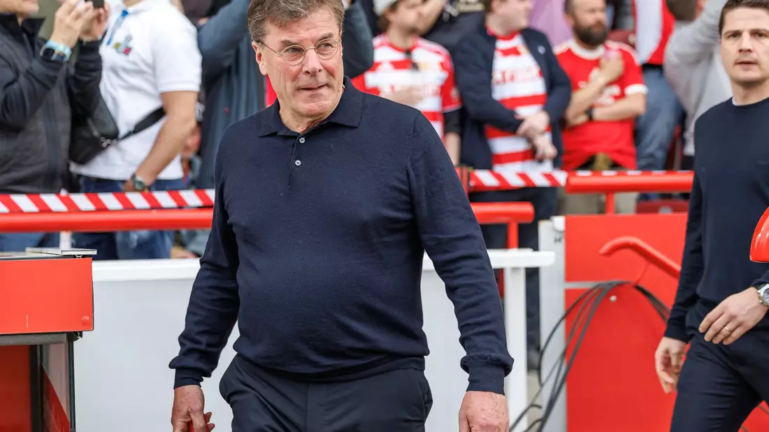 Seit Anfang März trainiert Dieter Hecking den VfL Wolfsburg. - Bild: Andreas Gora/dpa