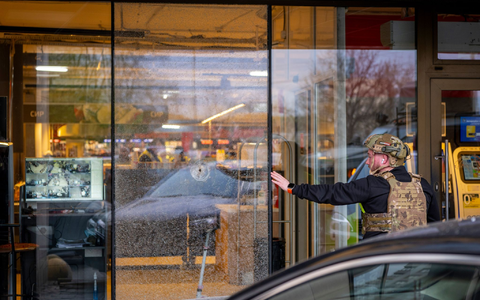 Die Polizei in Kiew hat den Täter, der mindestens sechs Menschen getötet haben soll, erschossen.  - Foto: Dan Bashakov/AP/dpa