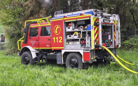 FW Leichlingen: Brennende Hütte im Wald - Rauchentwicklung weit sichtbar - Foto: presseportal.de