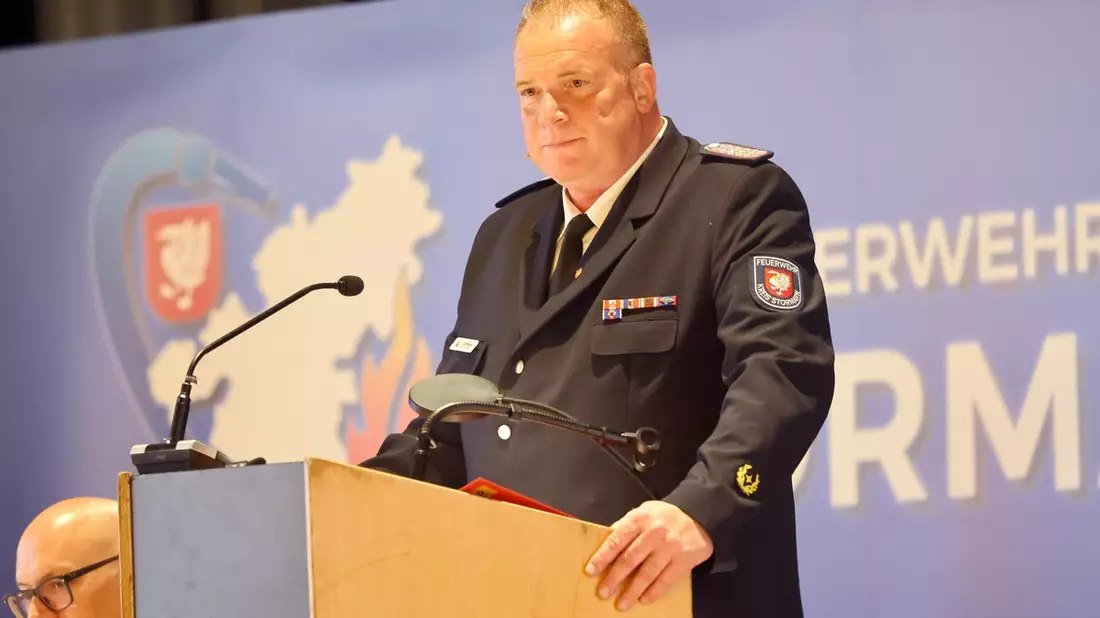 FW-Stormarn: Jahreshauptversammlung: Clemens Tismer mit dem deutschen Feuerwehr-Ehrenkreuz in Gold ausgezeichnet - Bild: presseportal.de