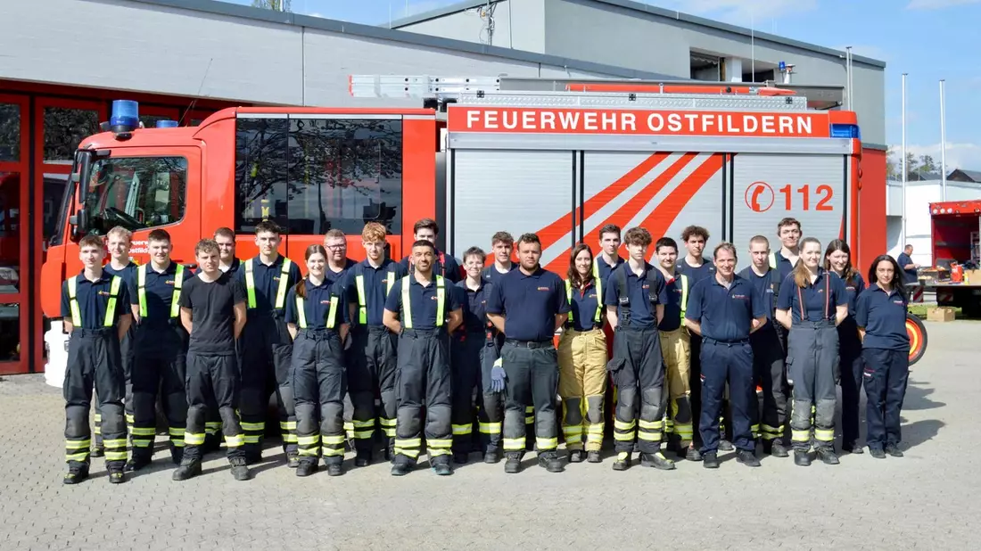 FW LK Esslingen: Erfolgreicher Abschluss der Feuerwehr-Grundausbildung im Landkreis Esslingen - Bild: presseportal.de