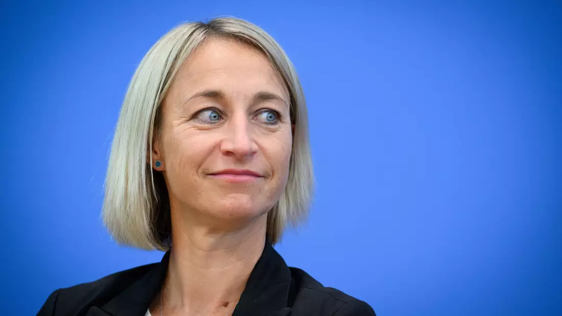 Die Co-Vorsitzende der Kommission, Nadine Schön, sieht zunächst einmal kein Regulierungsdefizit. (Archivbild) - Bild: Bernd von Jutrczenka/dpa