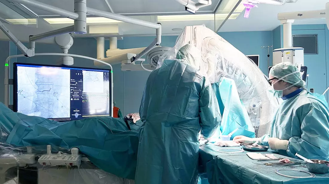 Klinikum Bielefeld setzt zum ersten Mal die neue Defibrillationselektrode zur Behandlung potenziell lebensbedrohlicher Herzrhythmusstörungen ein - Bild: presseportal.de