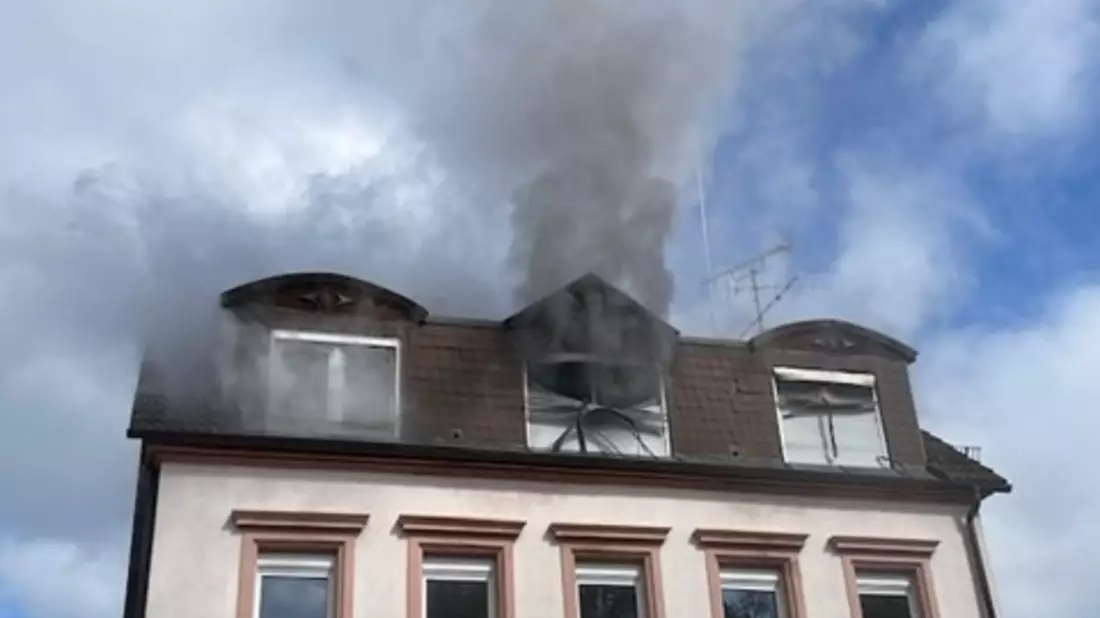 POL-PDPS: Brand in Dachgeschosswohnung - Bild: presseportal.de