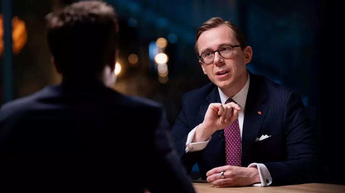 Philipp Amthor äußerst sich in ARD-Sendung zu Korruptionsvorwürfen gegen ihn - Bild: WDR/Kathrin Heller / Weiterer Text über ots und www.presseportal.de/nr/7899 / Die Verwendung dieses Bildes für redaktionelle Zwecke ist unter Beachtung aller mitgeteilten Nutzungsbedingungen zulässig und dann auch honorarfrei. Veröffentlichung ausschließl