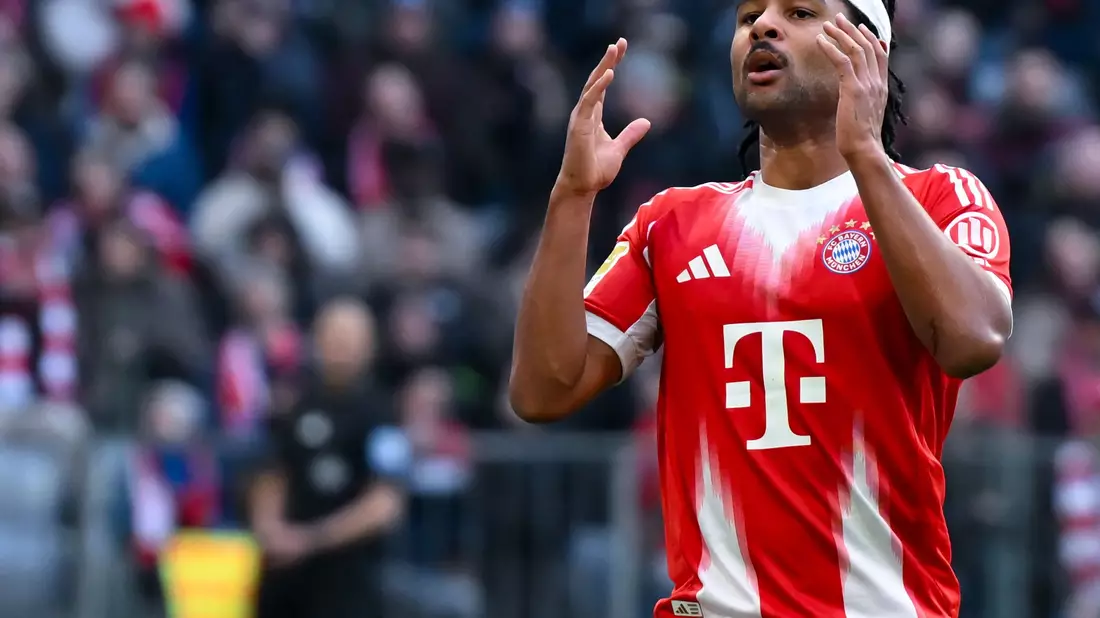Serge Gnabry fehlt dem FC Bayern wohl bis zum Saisonende. (Archivbild) - Bild: Sven Hoppe/dpa