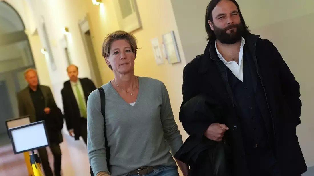 Christina Block und ihr Anwalt Ingo Bott auf dem Weg in den Gerichtssaal. - Bild: Marcus Brandt/dpa
