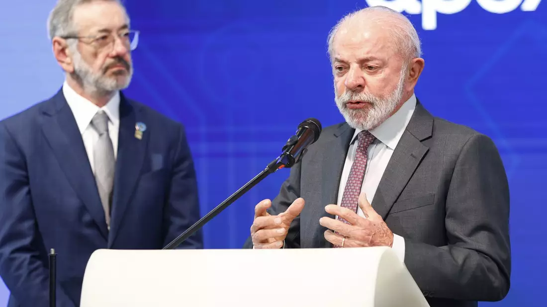 Brasiliens Präsident Lula auf der Hannover Messe – Brasilien ist das diesjährige Partnerland. - Bild: Moritz Frankenberg/dpa