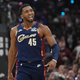 Die Cavaliers mit Donovan Mitchell haben beide Heimspiele zum Auftakt der Playoffs gewonnen. - Foto: Sue Ogrocki/AP/dpa