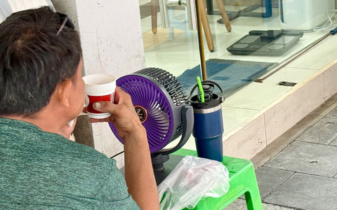 Seit fast drei Wochen ächzt Bangkok unter extremer Hitze. - Foto: Carola Frentzen/dpa