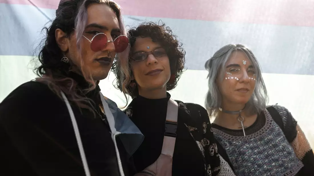 Raum für Vielfalt schaffen: So lassen sich Behandlung von und Umgang mit trans* und nichtbinären Personen verbessern - Bild: presseportal.de