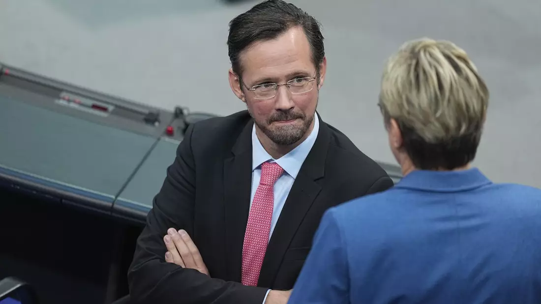 Hält bei der Entlastungsprämie ein «gewisses Maß an Flexibilität» für wichtig: Dirk Wiese. (Archivbild) - Bild: Michael Kappeler/dpa