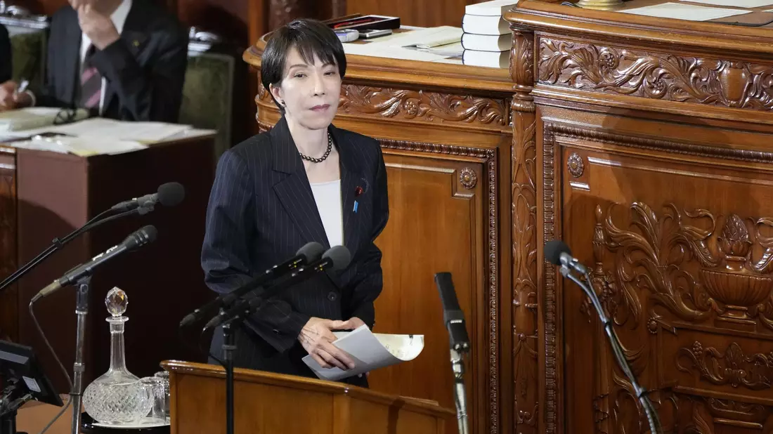 Die japanische Ministerpräsidentin Sanae Takaichi steht für einen sicherheitspolitisch harten Kurs. (Archivbild) - Bild: -/kyodo/dpa