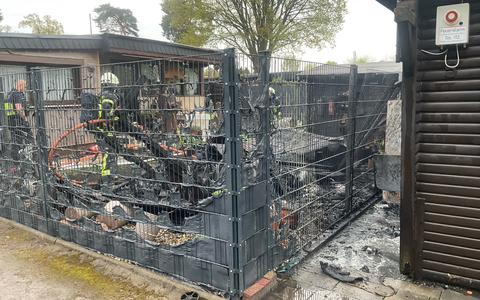 FW-MH: Brand auf Campingplatz: Wohneinheit in Vollbrand - Feuerwehr verhindert Ausbreitung - Foto: presseportal.de