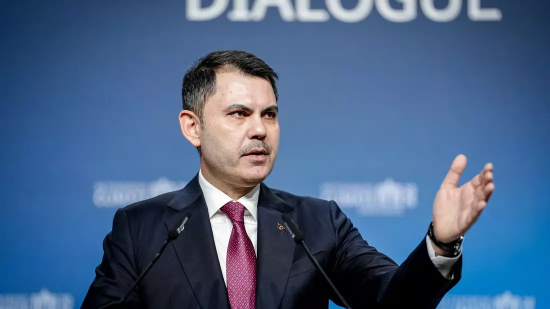Der türkische Umweltminister Murat Kurum nutzt die Berliner Bühne für einen Appell. - Bild: Kay Nietfeld/dpa