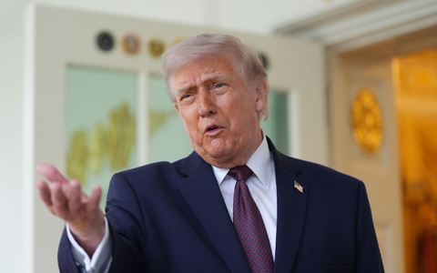 Trump gibt sich demonstrativ gelassen.  - Foto: Alex Brandon/AP/dpa