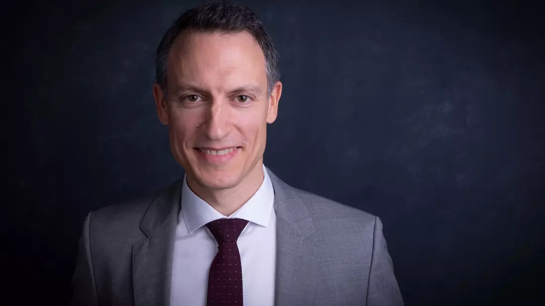 Denis Ruscheinsky ist neuer Global Head of Sales & Marketing im VDE Institut - Bild: presseportal.de