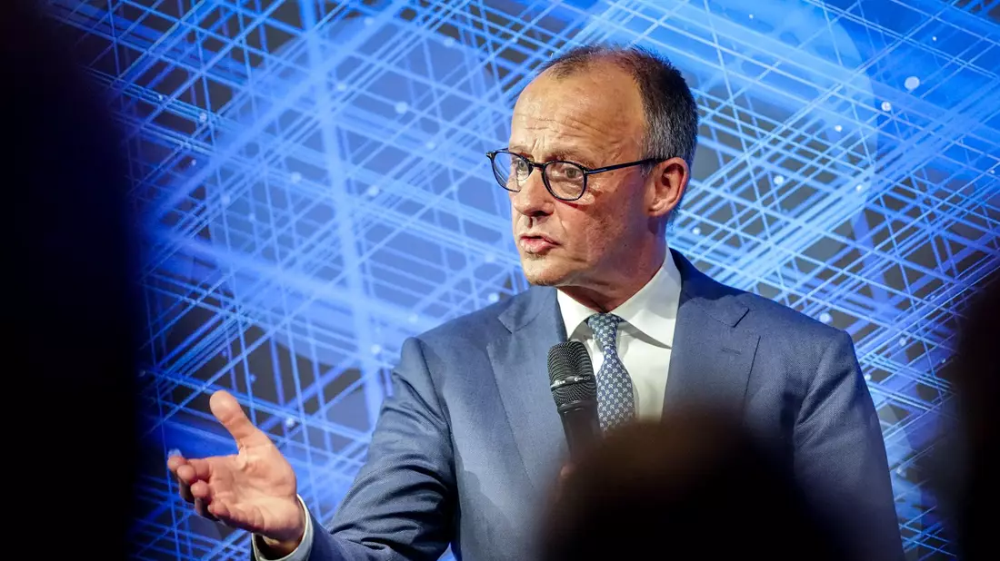 Bundeskanzler Friedrich Merz stimmt die Menschen auf Reformen ein.  - Bild: Kay Nietfeld/dpa