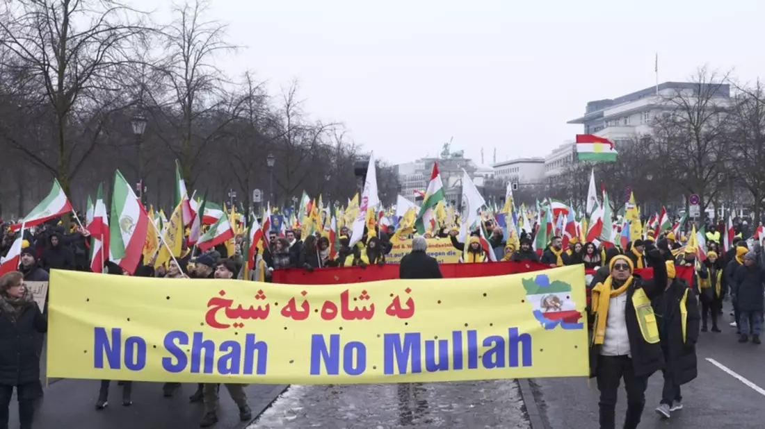 Empörung in Deutschland über Pahlavi-Besuch: 22 Persönlichkeiten und Diaspora-Gruppen warnen vor Legitimierung - Bild: presseportal.de