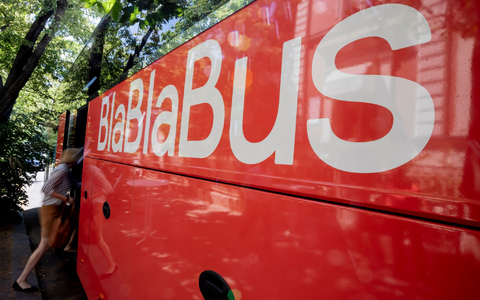 Das Unternehmen BlaBlaCar stellt sein Busnetz ein. (Archivbild) - Foto: Christoph Soeder/dpa