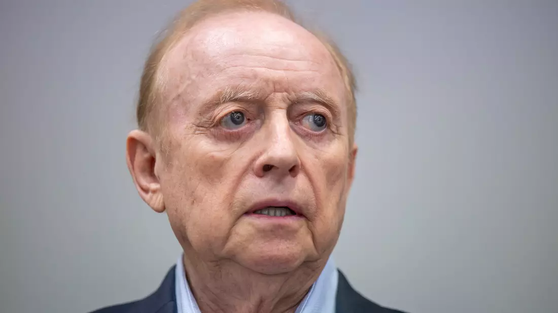 Bleibt wegen Krankheit auf freiem Fuß: Alfons Schuhbeck. (Archivbild) - Bild: Peter Kneffel/dpa