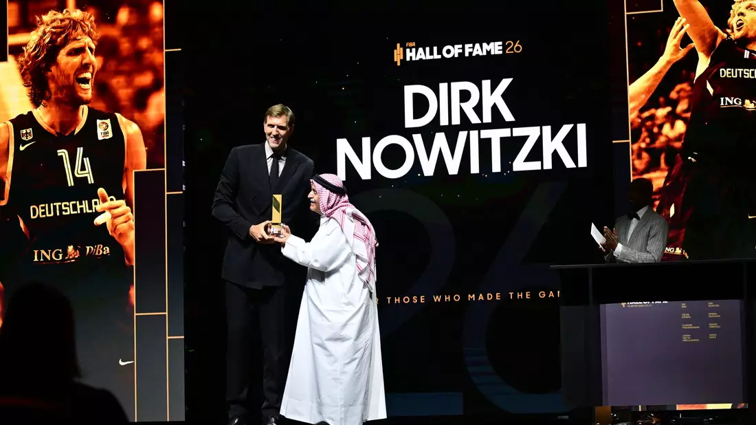Dirk Nowitzki gehört nun zur Hall of Fame des Basketball-Weltverbandes. - Bild: Sebastian Gollnow/dpa
