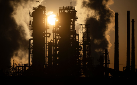 An den Ölmärkten gibt es noch kein großes Aufatmen. (Archivbild) - Foto: Marijan Murat/dpa