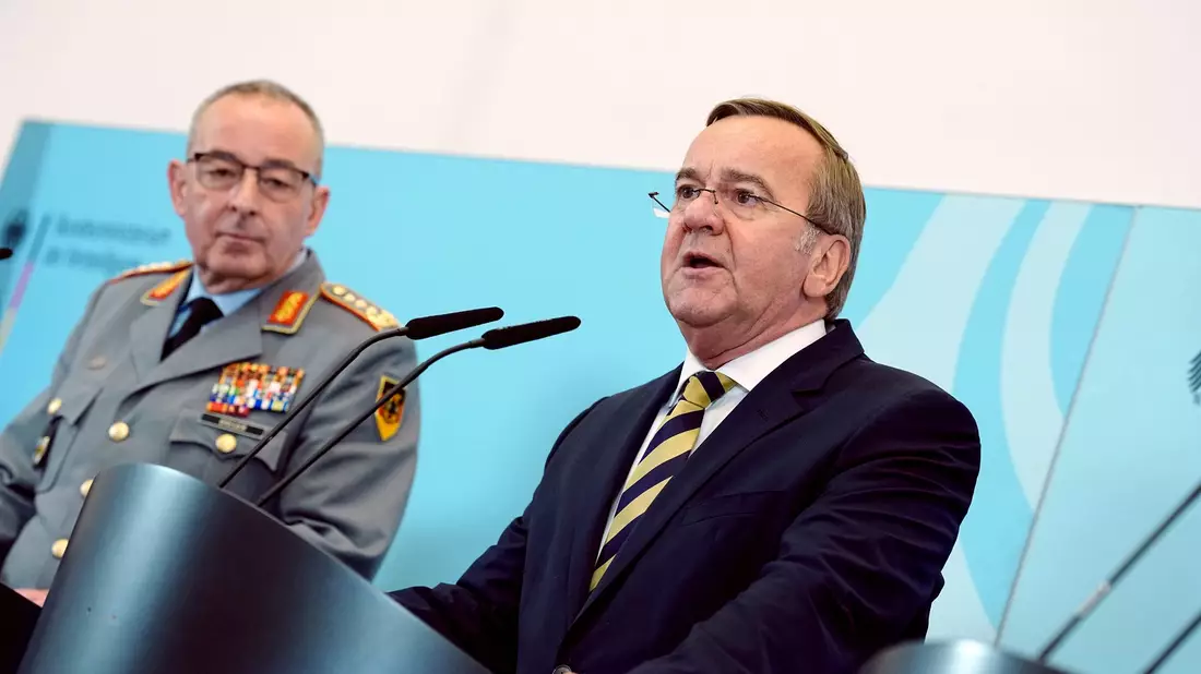 Verteidigungsminister stellt deutsche Militärstrategie vor - Bild: Kay Nietfeld/dpa