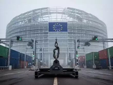 EU weitet CO2-Grenzausgleich auf 180 weitere Produkte aus - Foto: über boerse-global.de