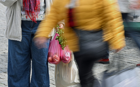Gestiegene Preise bremsen den privaten Konsum. (Symbolbild) - Foto: Jennifer Brückner/dpa