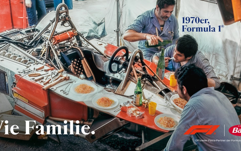 Barilla greift die vergessene Geschichte von Pasticcino, dem ersten Koch der Formula 1®, auf und präsentiert sie in der Markenkampagne Wie Familie als Hommage an Pasta, die Menschen verbindet - Foto: presseportal.de