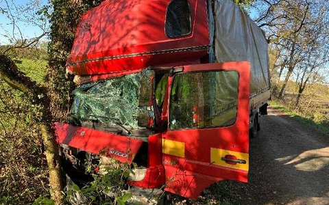 POL-ROW: ++ Mit fast 3 Promille gegen den Baum ++ Einbruch im Gemeindehaus Oerel ++ Sachbeschädigung am Integrationskindergarten ++ Alkoholisiert auf der Autobahn ++ - Foto: presseportal.de