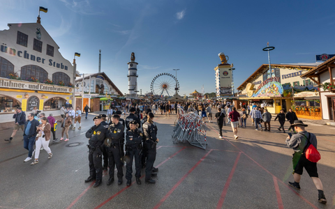 Die Münchner Stubn zählt zu den kleinen Zelten. (Archivbild) - Foto: Peter Kneffel/dpa