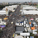 Die Bewebung um die Wiesn-Zelte läuft. (Archivbild) - Foto: Felix Hörhager/dpa