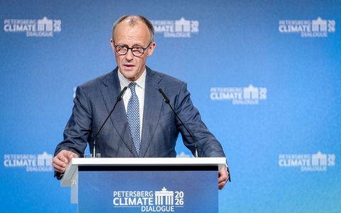 Bundeskanzler Merz betont Verlässlichkeit in der Klimapolitik.  - Foto: Kay Nietfeld/dpa