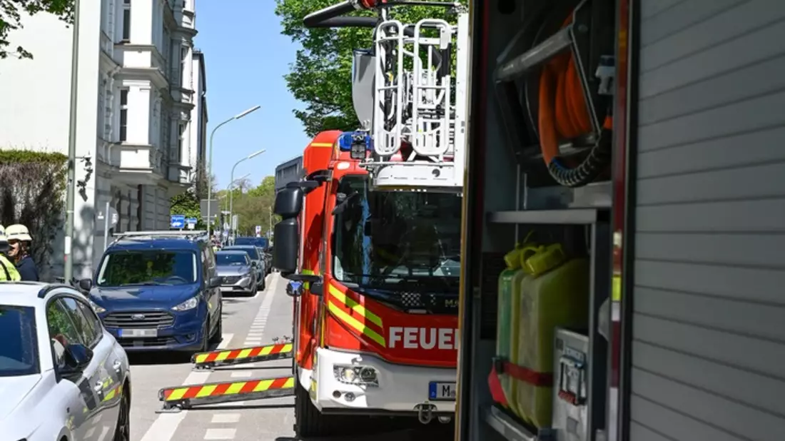FW-M: Brandmeldeanlage meldet Dachstuhlbrand (Schwabing) - Bild: presseportal.de