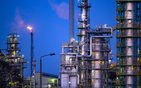 Die Ölraffinerie PCK in Schwedt bezieht kein russisches Öl mehr, erhält aber über die durch Russland verlaufende Druschba-Pipeline Öl aus Kasachstan. (Archivbild) - Foto: Patrick Pleul/dpa