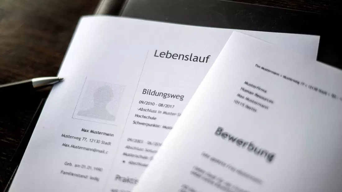 Bewerbungen bleiben bei Arbeitgebern zunehmend häufig unbeantwortet - mit ungünstigen Folgen. (Symbolbild) - Bild: Sina Schuldt/dpa/dpa-tmn