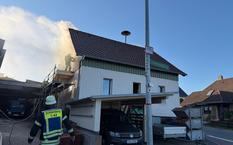 KFV-CW: Fassadenbrand an Schreinerei/Schnelles Eingreifen der Feuerwehr verhindert Großbrand - Foto: presseportal.de