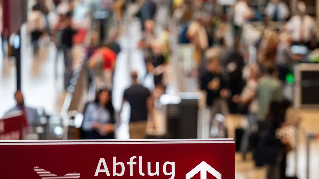 Ein Vorfall ereignete sich am Hauptstadtflughafen. (Symbolbild) - Bild: Soeren Stache/dpa
