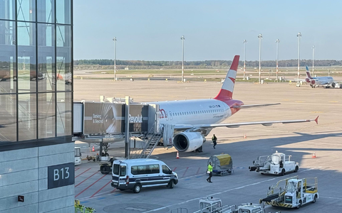 In der Maschine vom Typ A320 der Austrian Airlines hat ein Abschiebehäftling randaliert.  - Foto: --/dpa