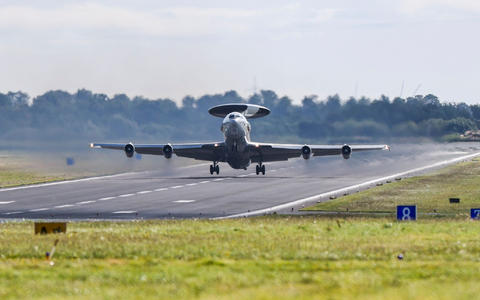 Die derzeitigen Awacs-Flugzeuge der Nato sollen ab 2035 ausgetauscht werden. (Archivbild) - Foto: Christoph Reichwein/dpa