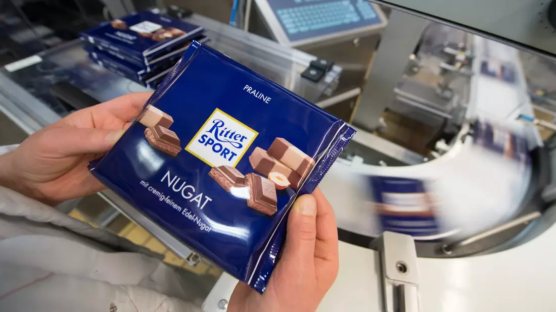 Ritter Sport streicht Stellen. (Archivbild) - Bild: Marijan Murat/dpa