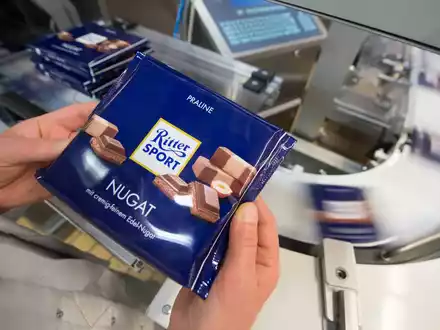 Ritter Sport streicht Stellen. (Archivbild) - Foto: Marijan Murat/dpa