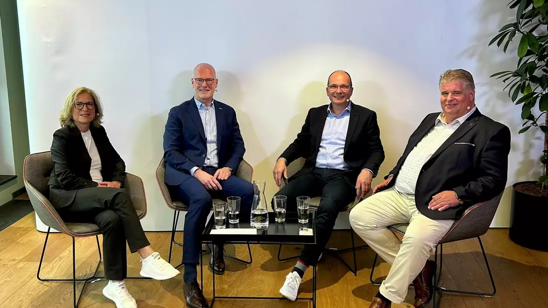 Roundtable zur Zukunft des Automarkts: Technologischen Fortschritt, Kundenerlebnis und Preis-Leistungs-Verhältnis zusammen denken - Bild: presseportal.de